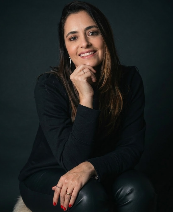 Juliana Borges, especialista em micropigmentação e estética — associada do CAV